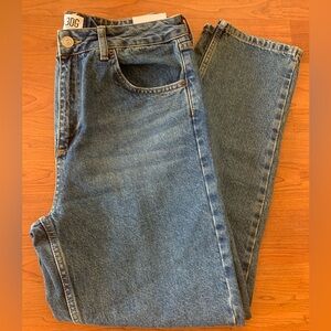 NWT BDG Urban Outfitters High Waisted Tapered Leg Mom Denim Blue Jeans 32W x 32L